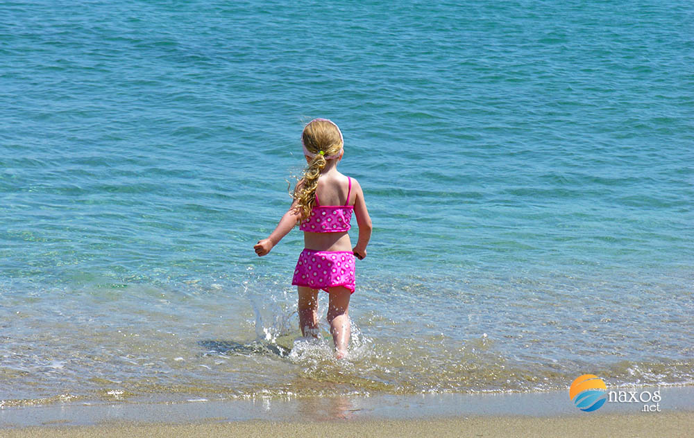 Many Naxos beaches are suitable for small children