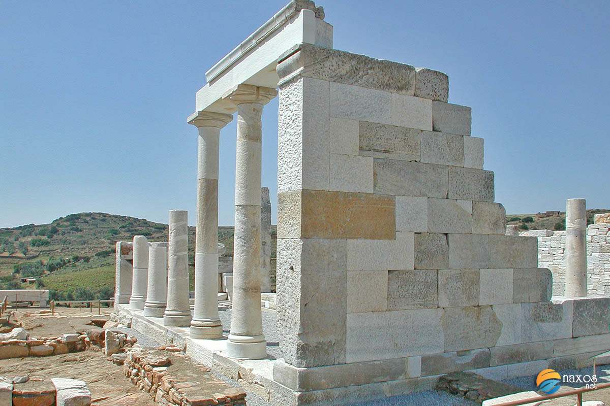 A historic tour of Naxos via the monuments and other archaeological finds on the island