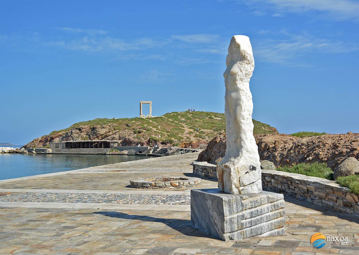 The modern marble statue of Ariadne on the way to Palatia peninsula