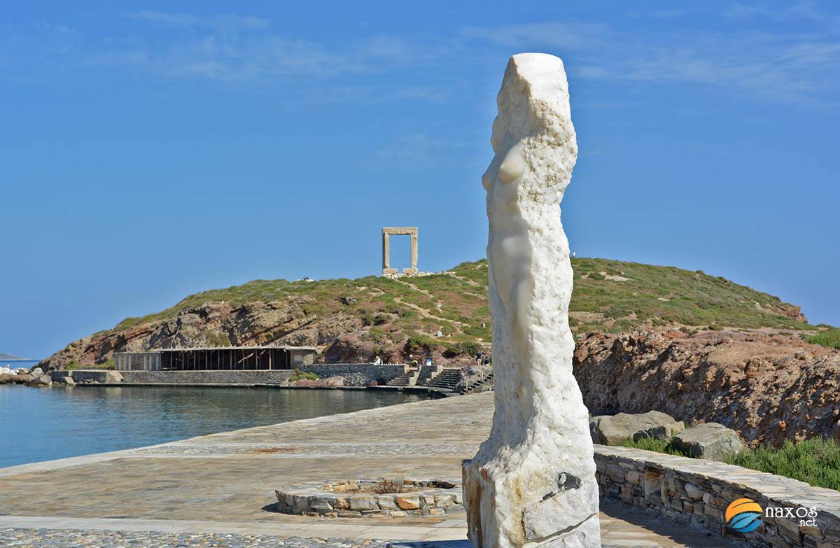 Distant view of Portara from the statue of Ariadne
