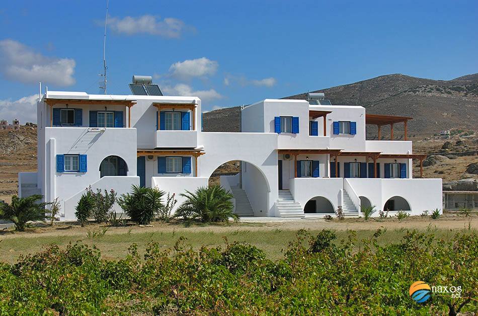 Joanna's Apartments in Mikri Vigla, Naxos