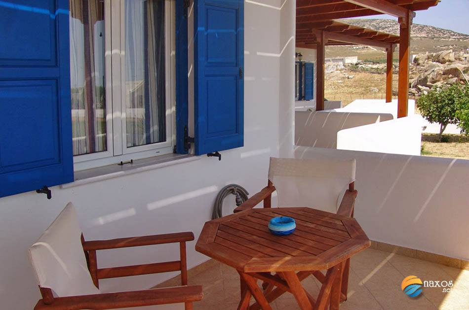 Joanna's Apartments in Mikri Vigla, Naxos