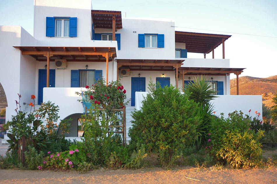 Joanna's Apartments in Mikri Vigla, Naxos