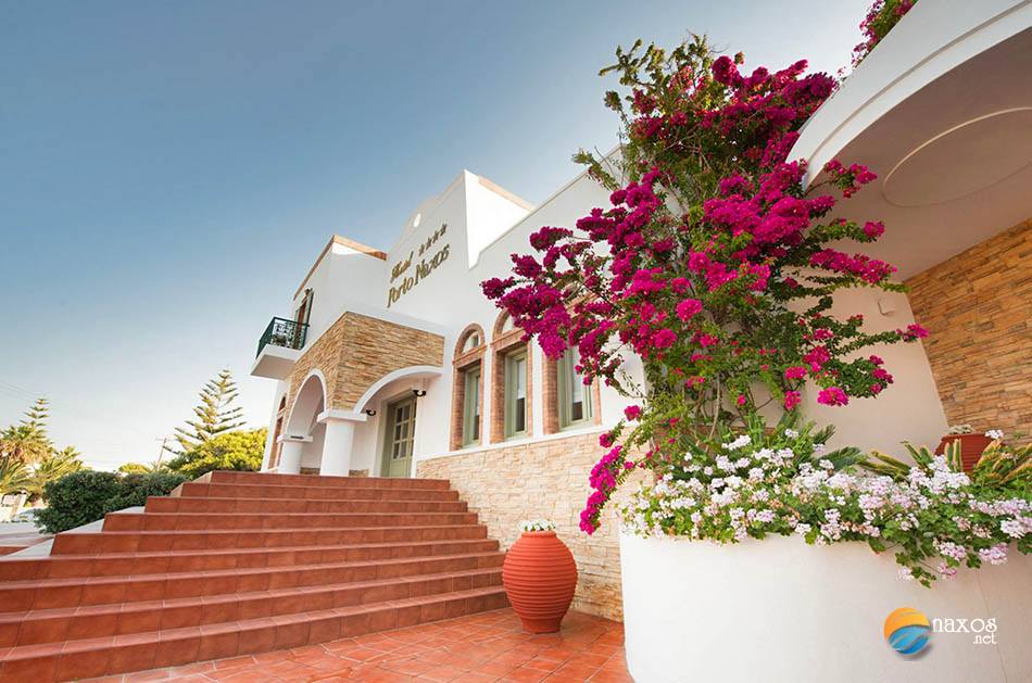 Porto Naxos Hotel, entrance