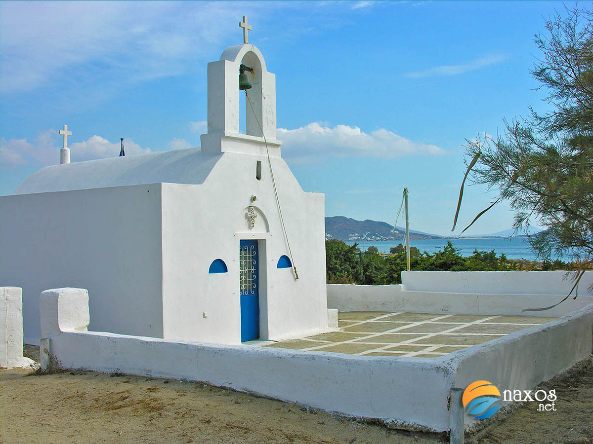 The chapel at Agia Anna beach