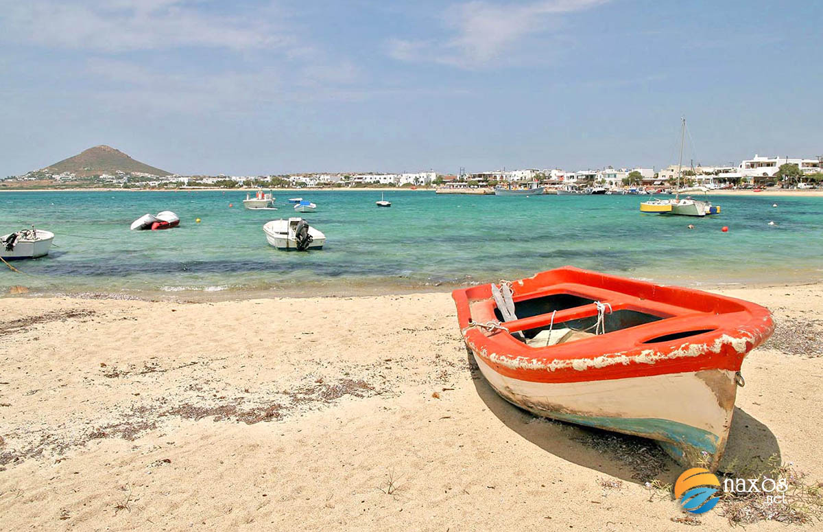 Colourful view of Agia Anna beach