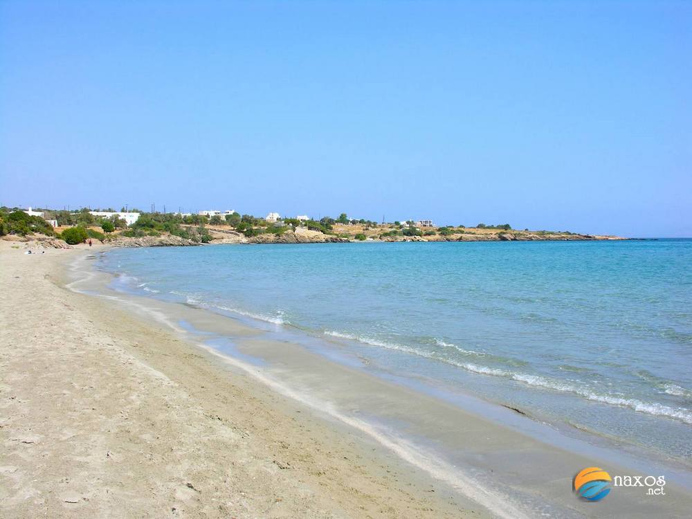 The long sandy beach of Psili Ammos (Kanaki)