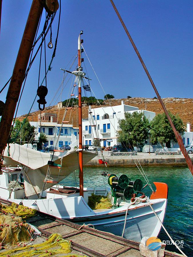View of Moutsouna village from the port