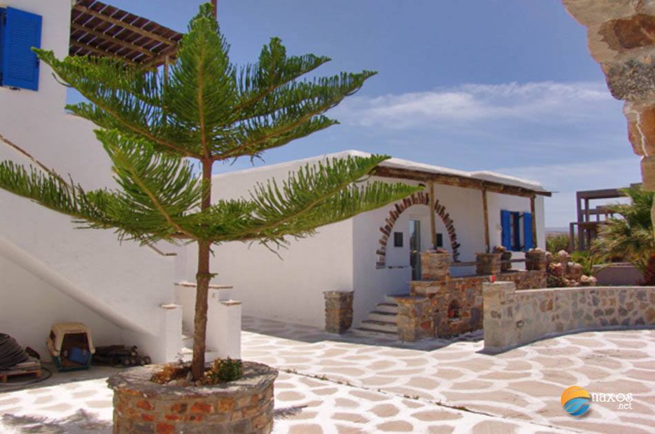 Vythos Studios, Kastraki, Naxos